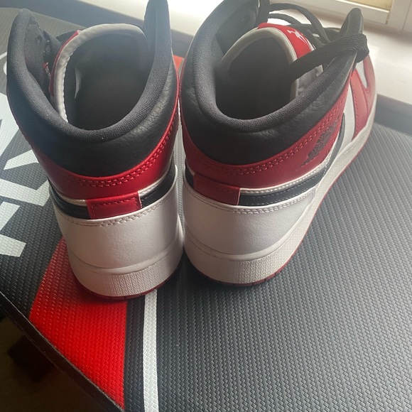 Jordan 1s, Super Cute/colorway 6.5Y./8W Great condition, slight creasing toes. - Picture 4 of 5